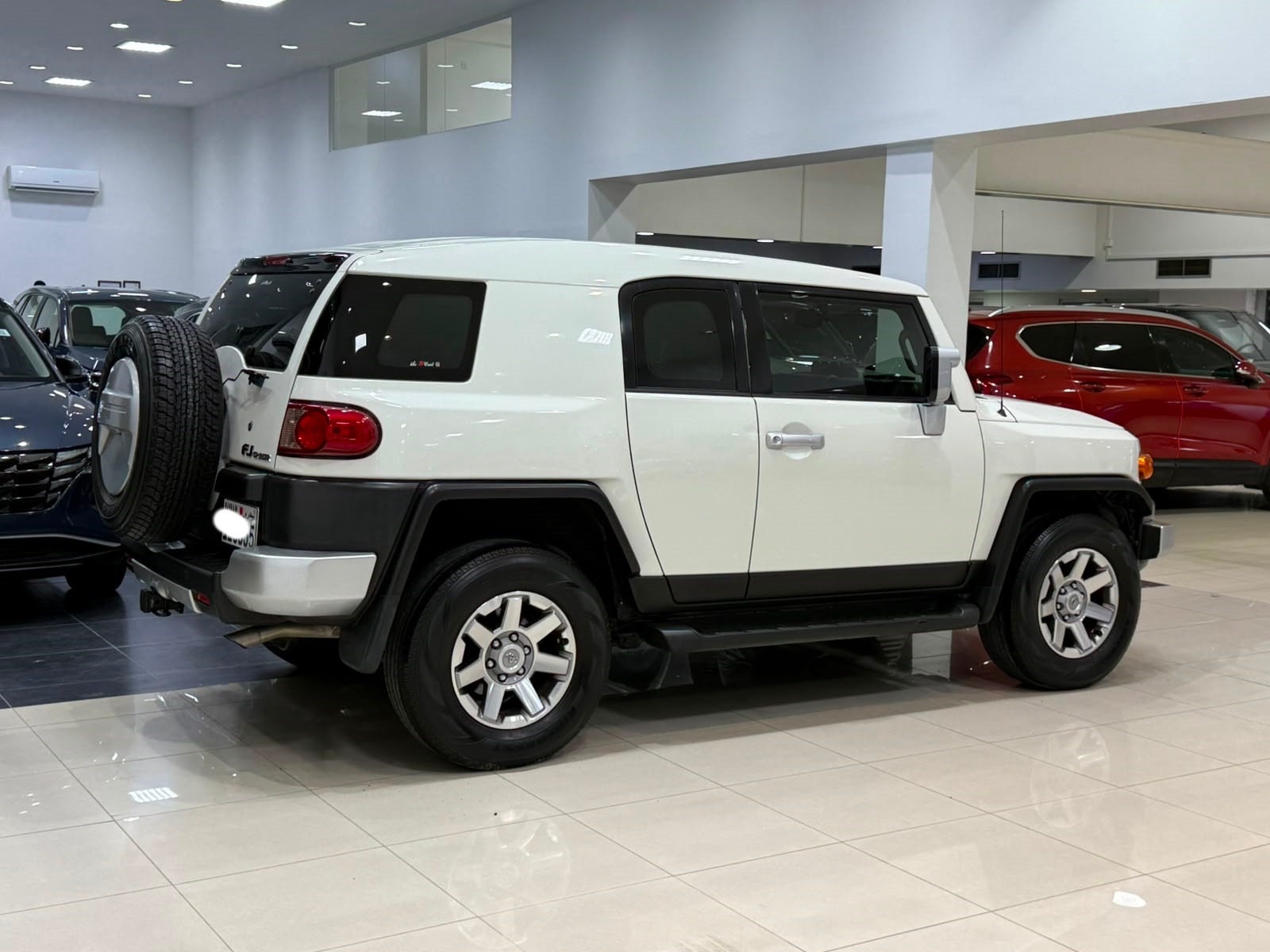 Toyota FJ Cruiser 2016 (White)