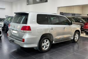 Toyota Land Cruiser VX-R 2010 (Silver)