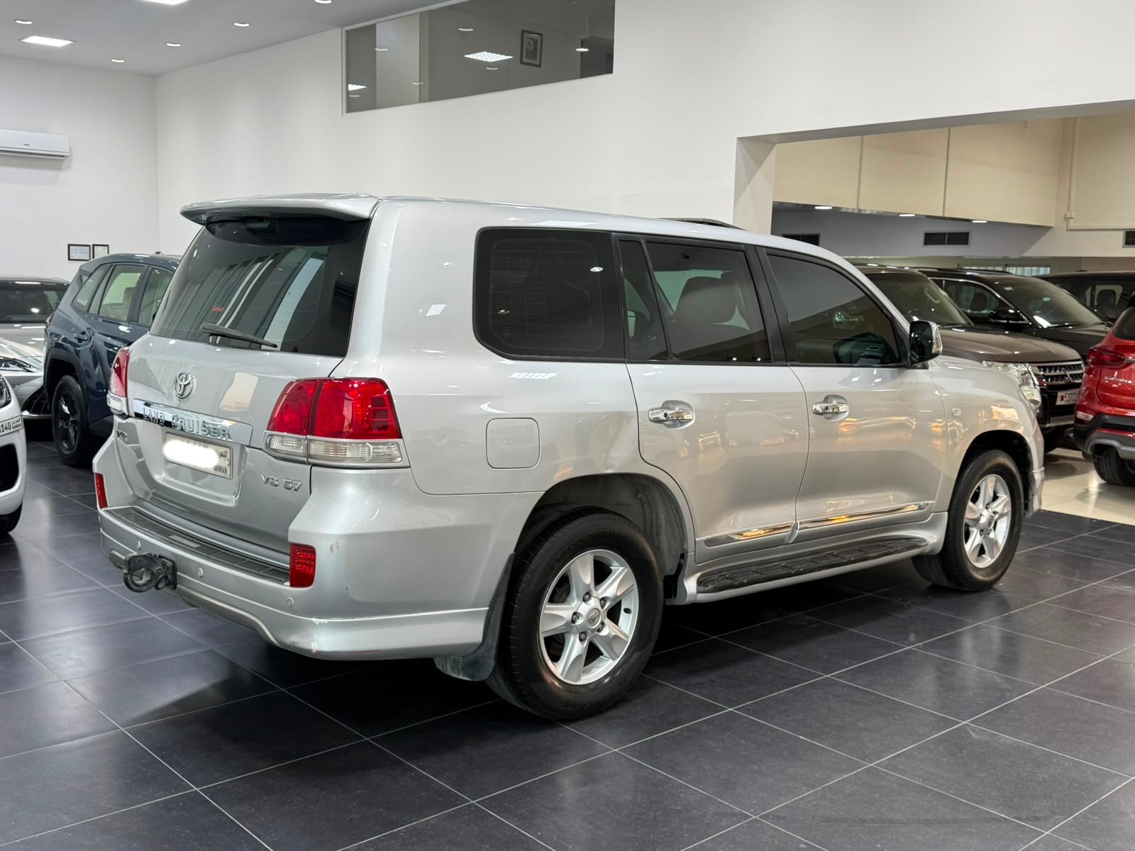 Toyota Land Cruiser VX-R 2010 (Silver)