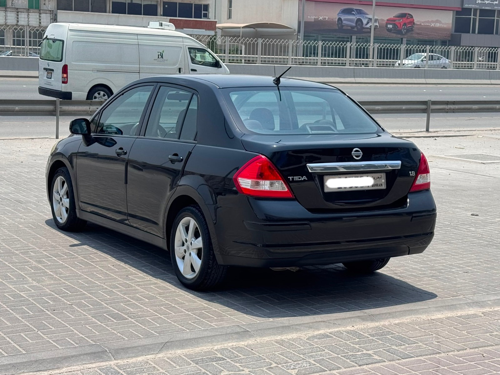 NISSAN TIIDA 2011 BLACK