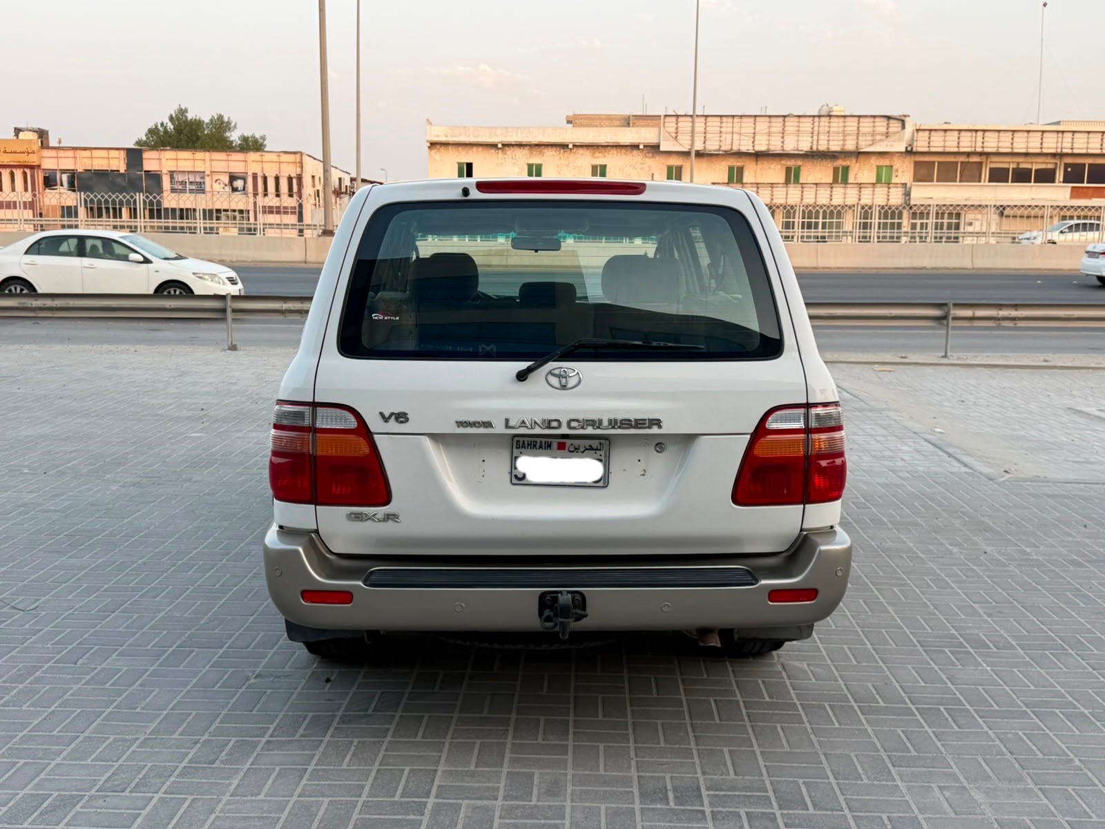 Toyota Land Cruiser GX-R 2001 (White)