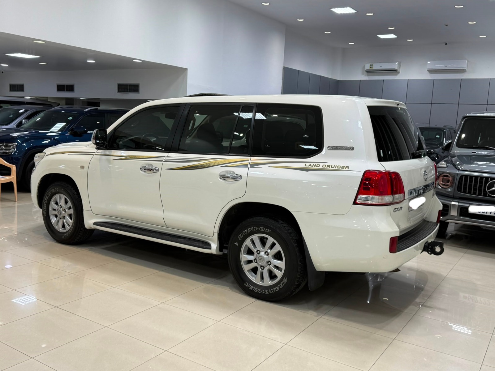 Toyota Land Cruiser GX-R 2010 (White)