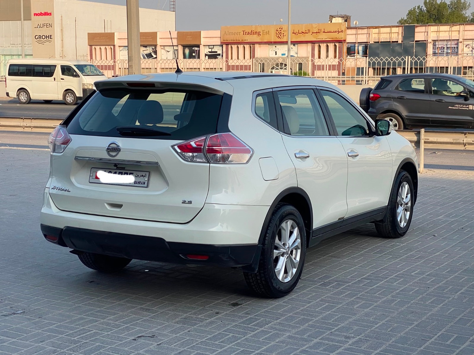 Nissan X-Trail 2016 (White)