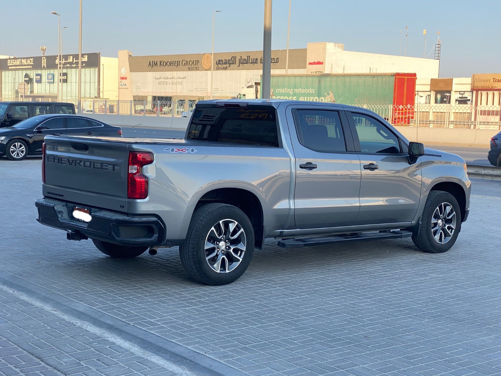Chevrolet Silverado 2023 (Grey)