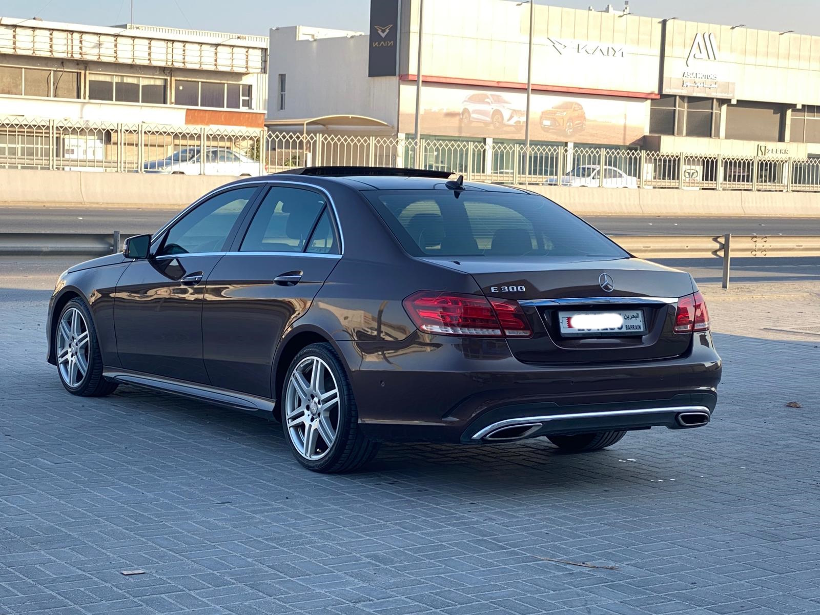 Mercedes Benz E-300 / 2014 (Brown)