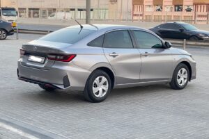 Toyota Yaris 2023 (Silver)