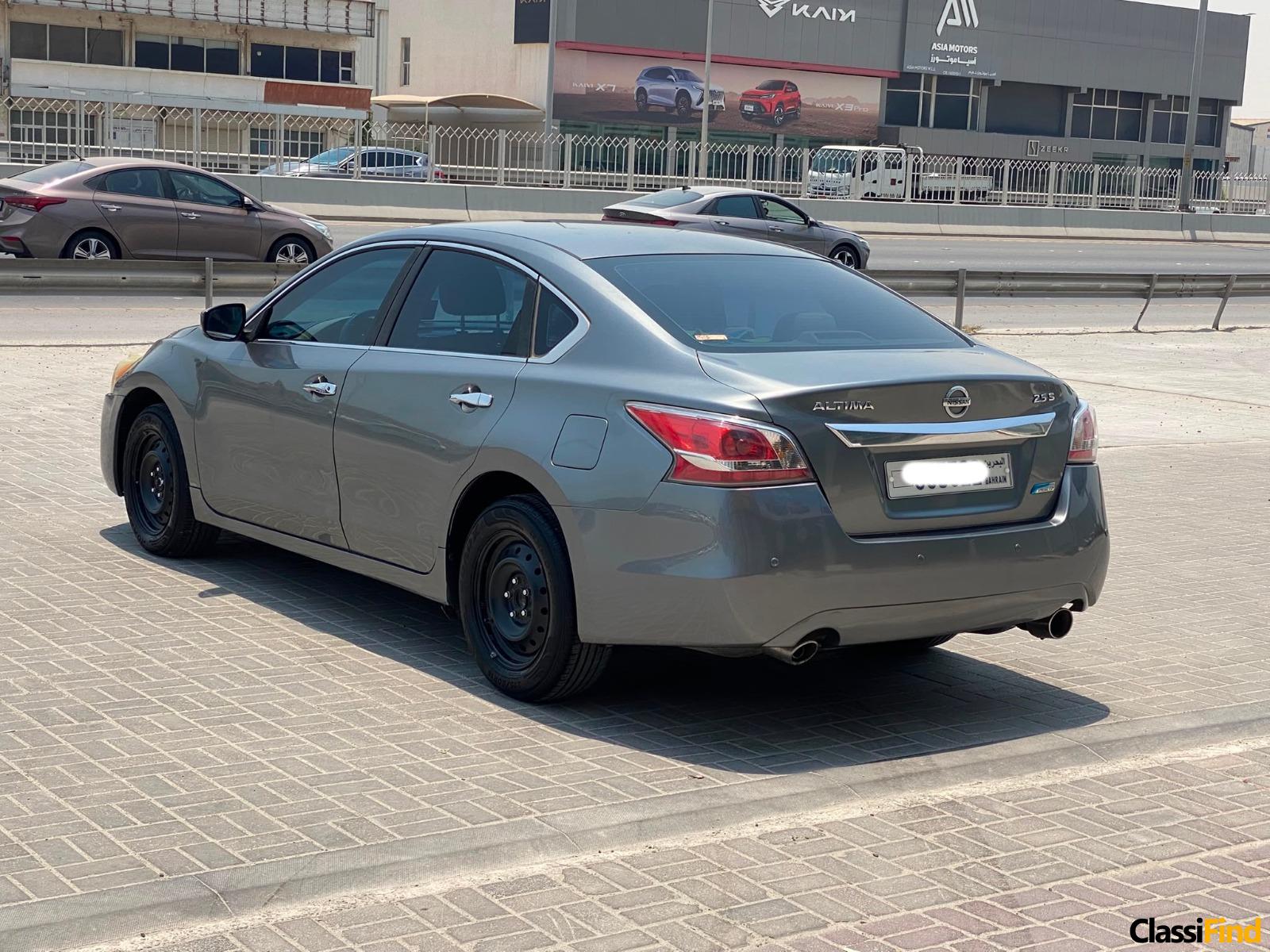 Nissan Altima 2016 (Grey)