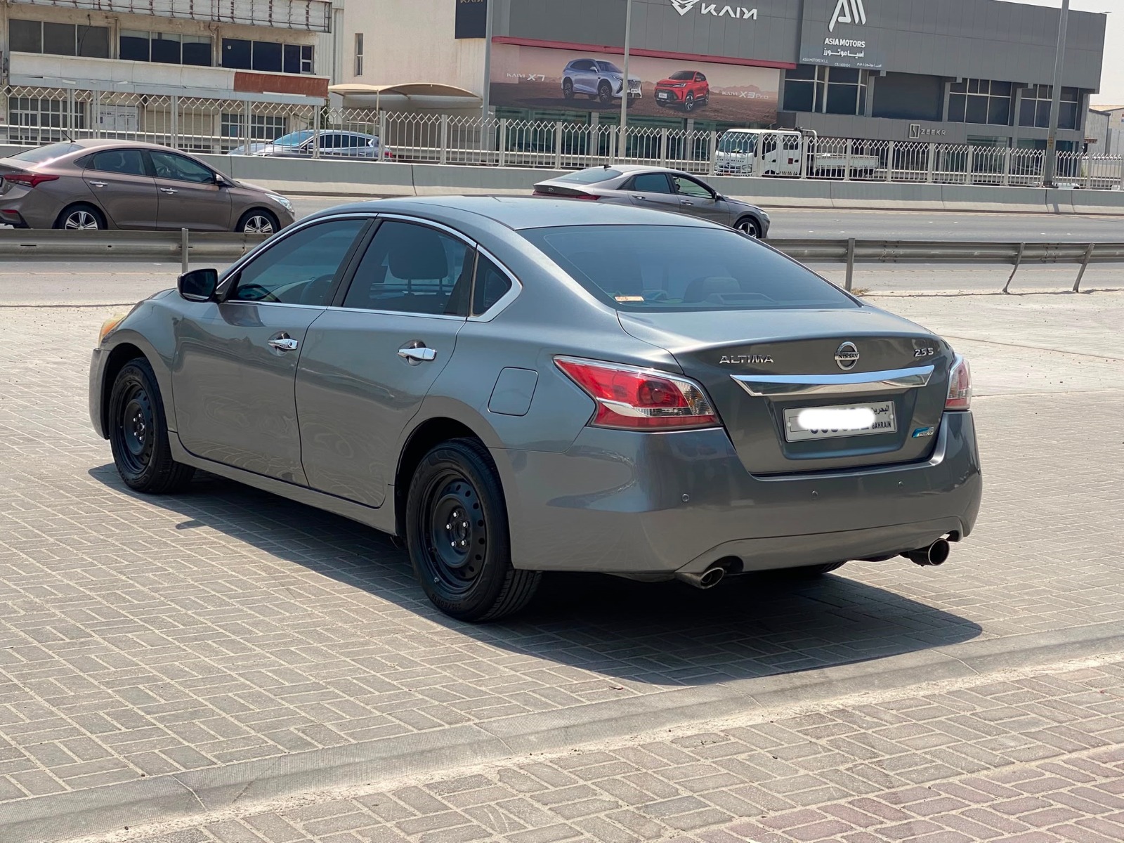 Nissan Altima 2016 (Grey)