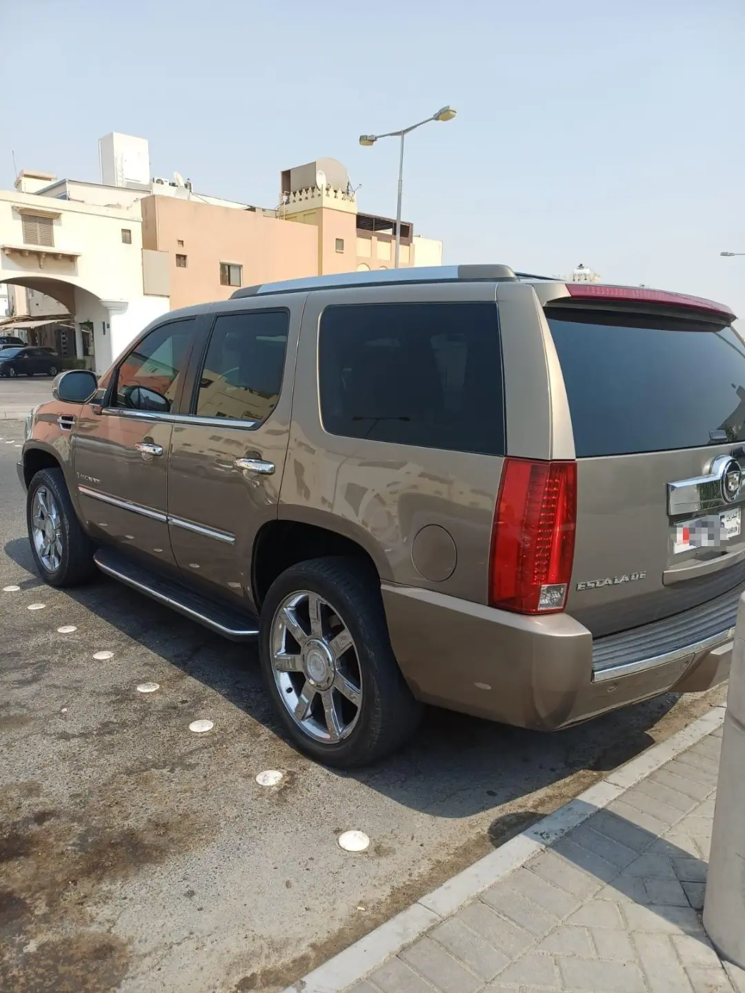 كاديلاك إسكاليد 2007 للبيع – بحالة ممتازة