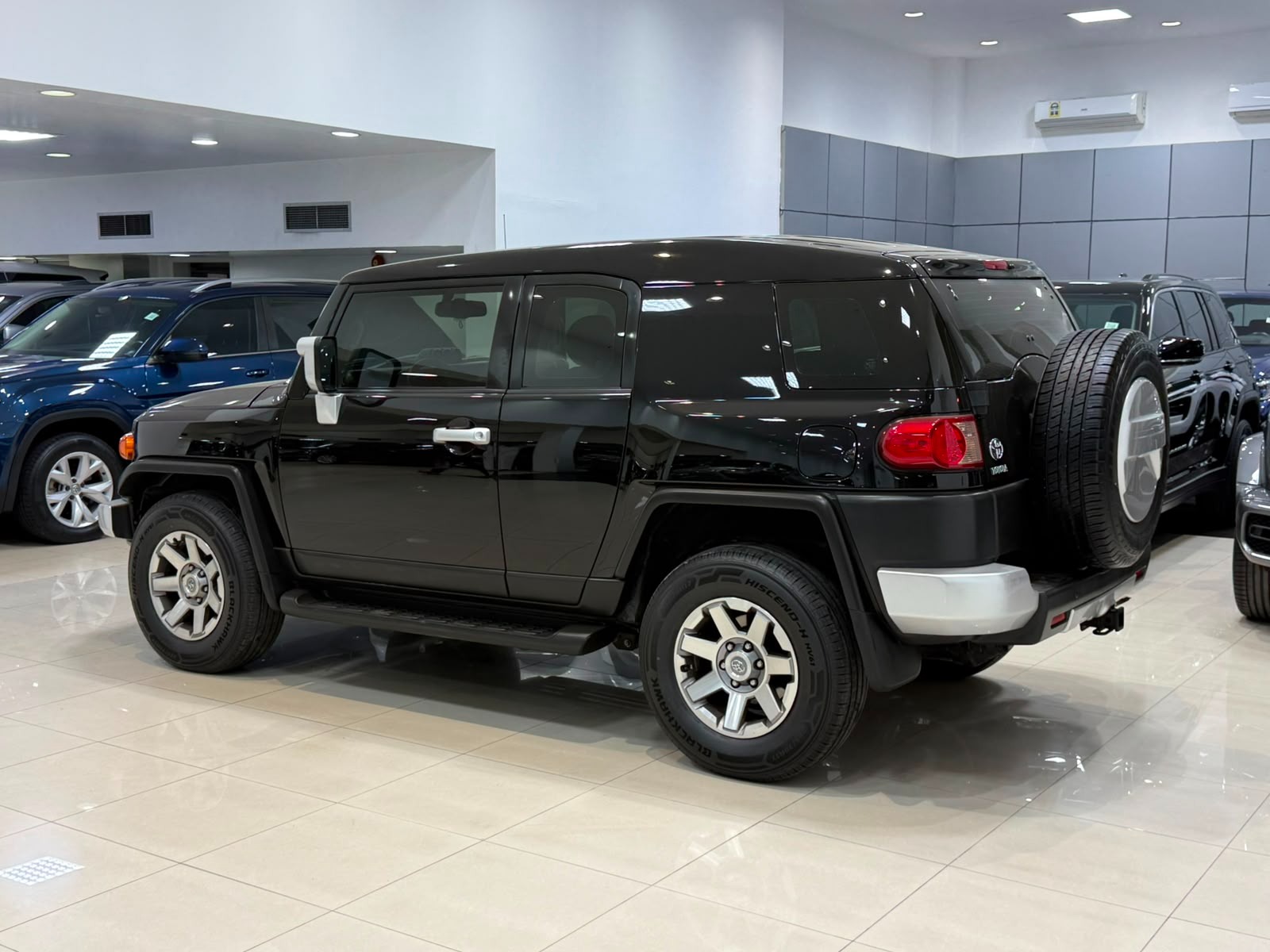 Toyota FJ Cruiser 2016 (Black)