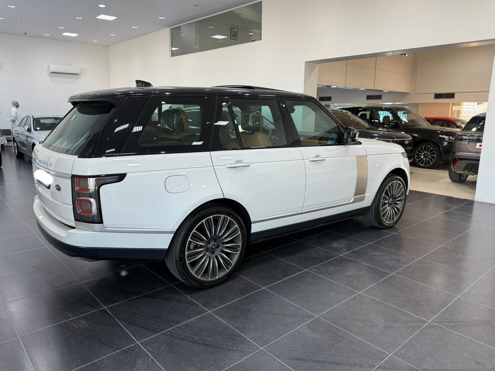 Range Rover Vogue SE 2019 (White)
