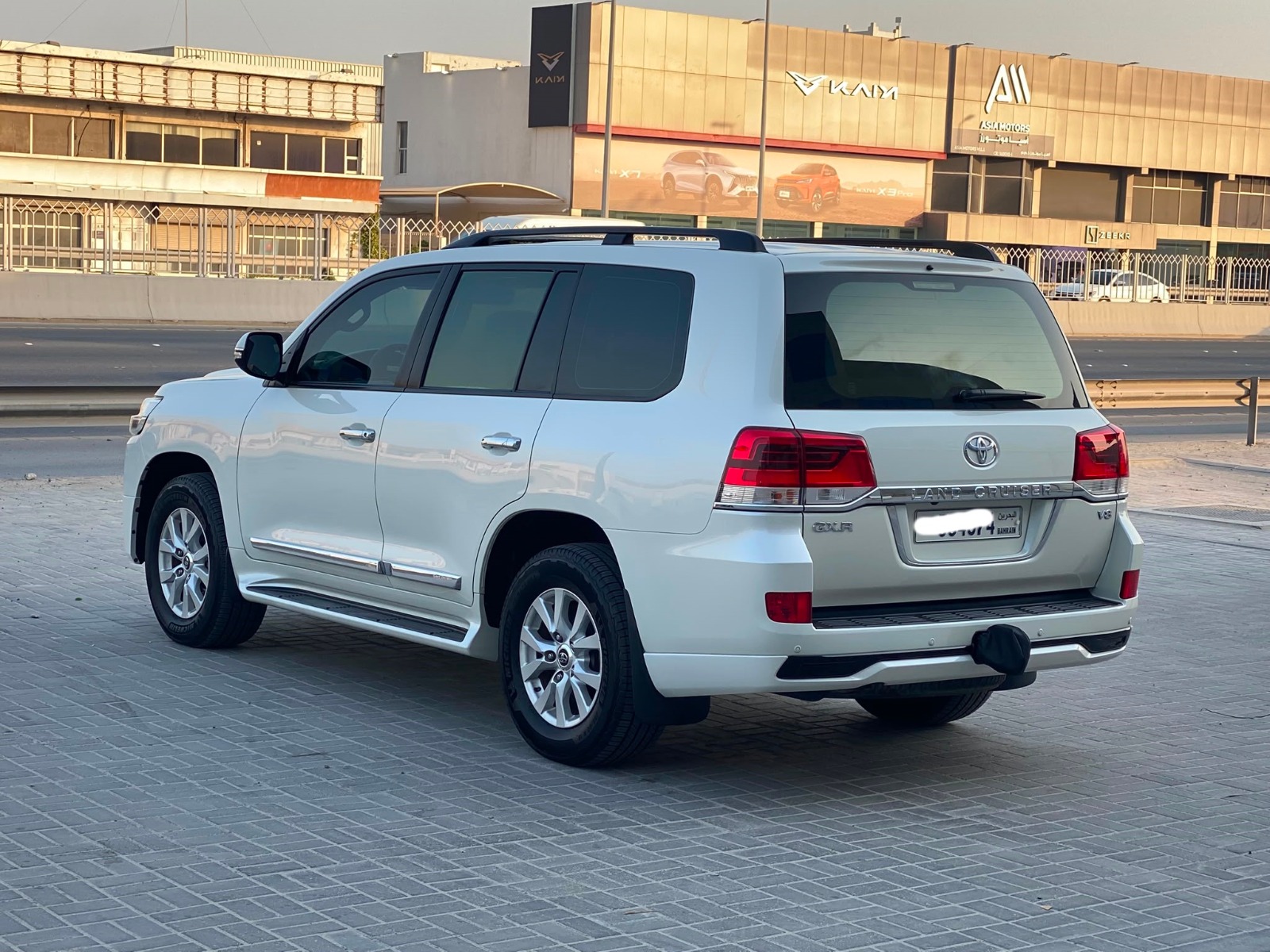 Toyota Land Cruiser GX-R 2018 (Pearl)