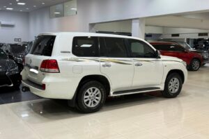 Toyota Land Cruiser GX-R 2010 (White)