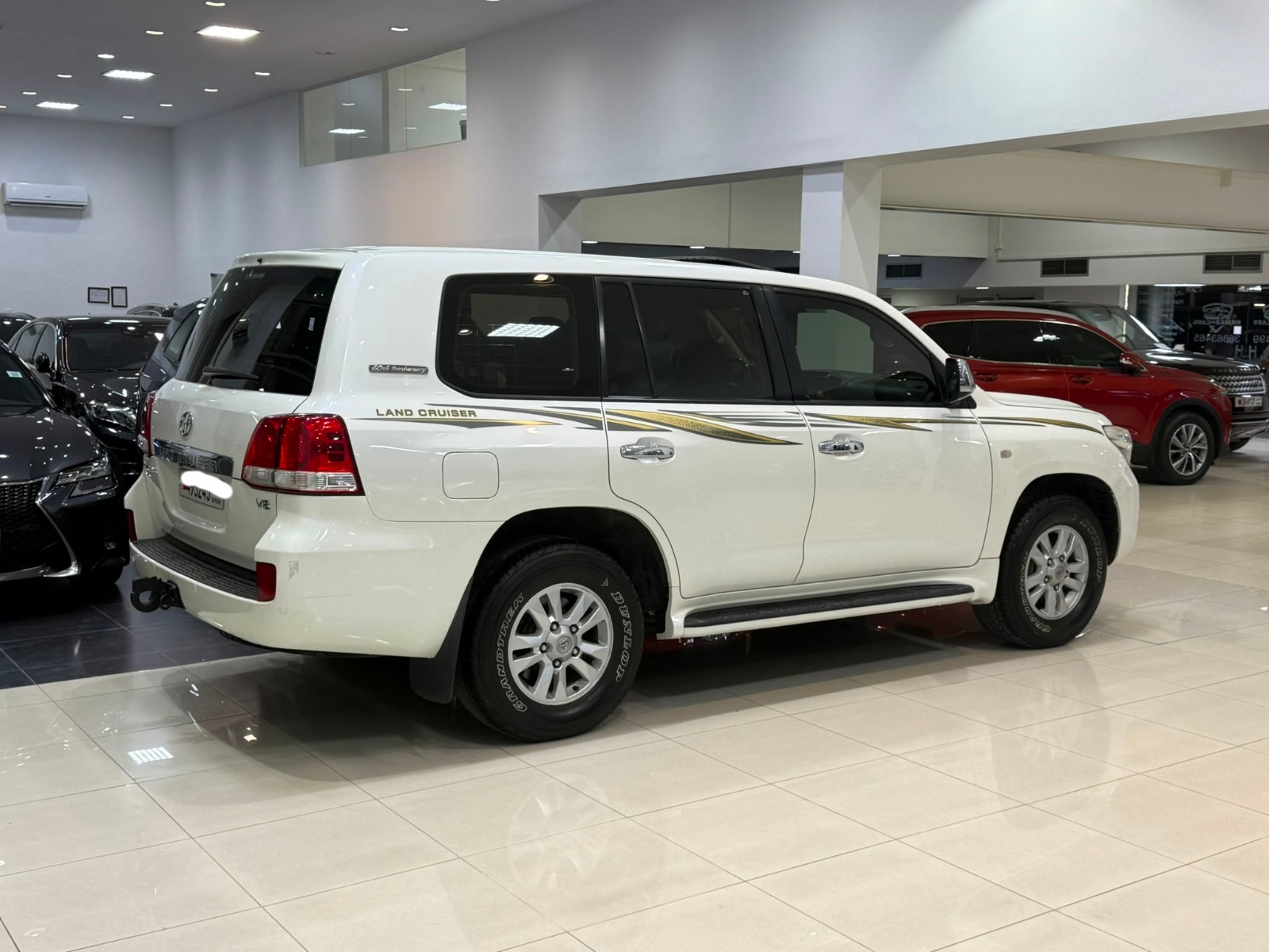 Toyota Land Cruiser GX-R 2010 (White)