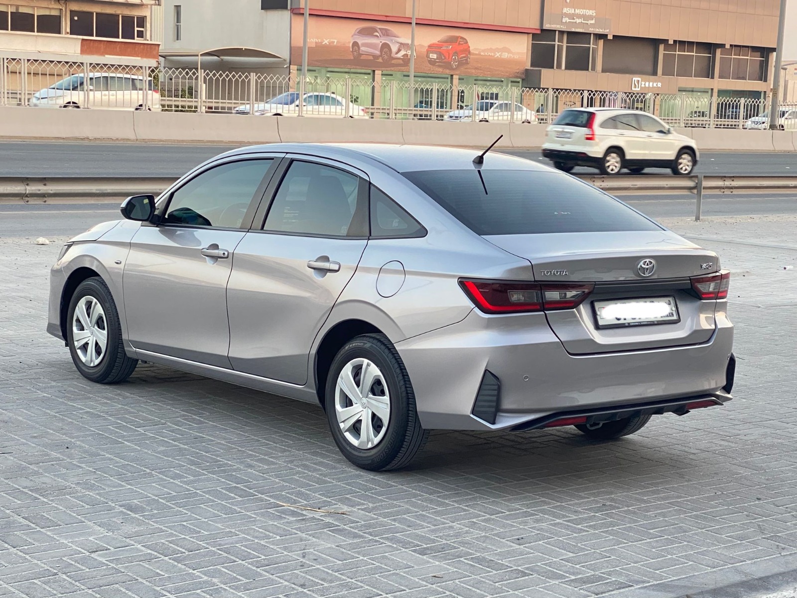 Toyota Yaris 2023 (Silver)