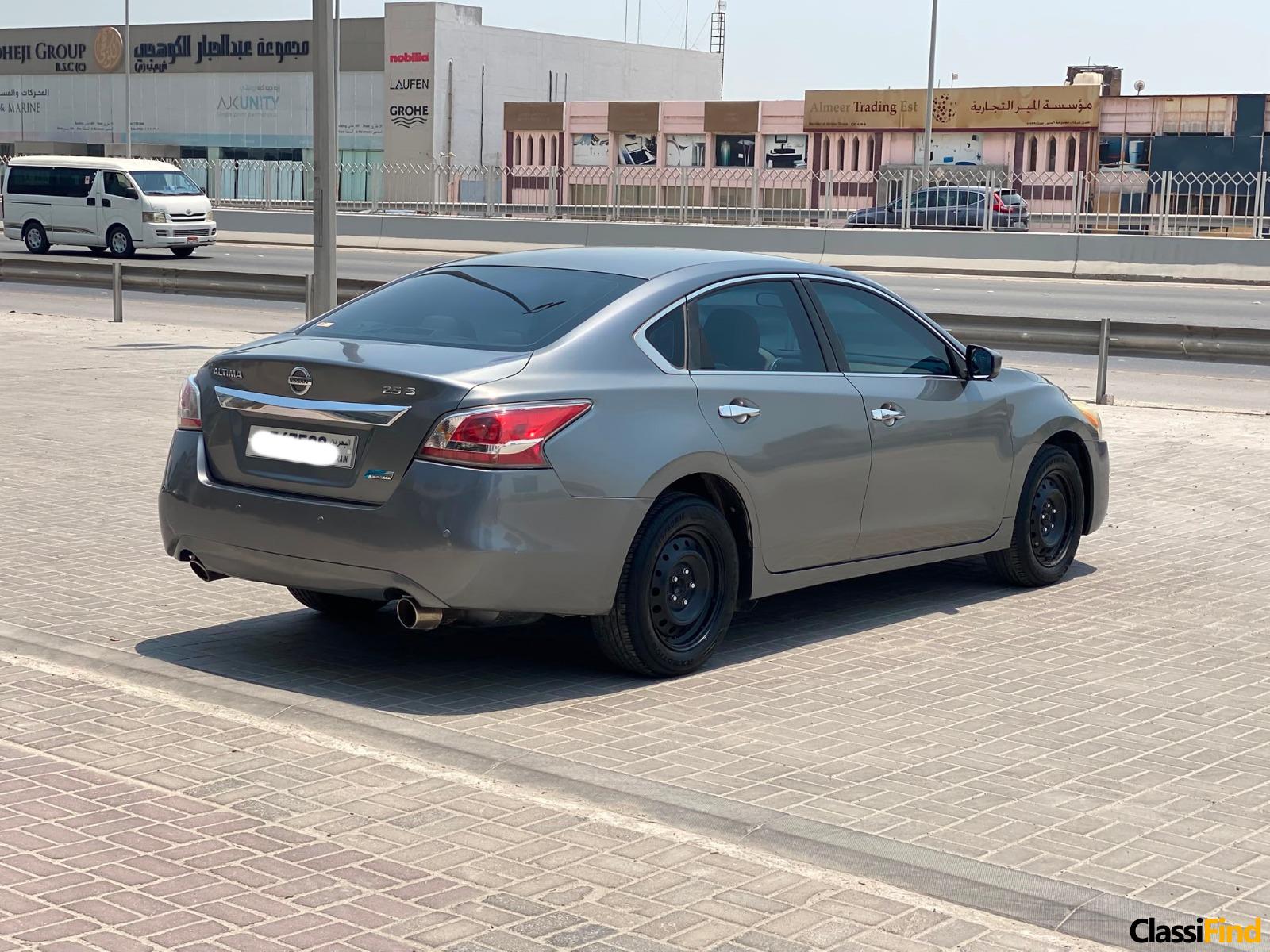 Nissan Altima 2016 (Grey)