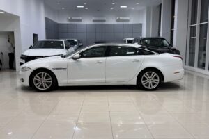Jaguar XJ 2014 (White)