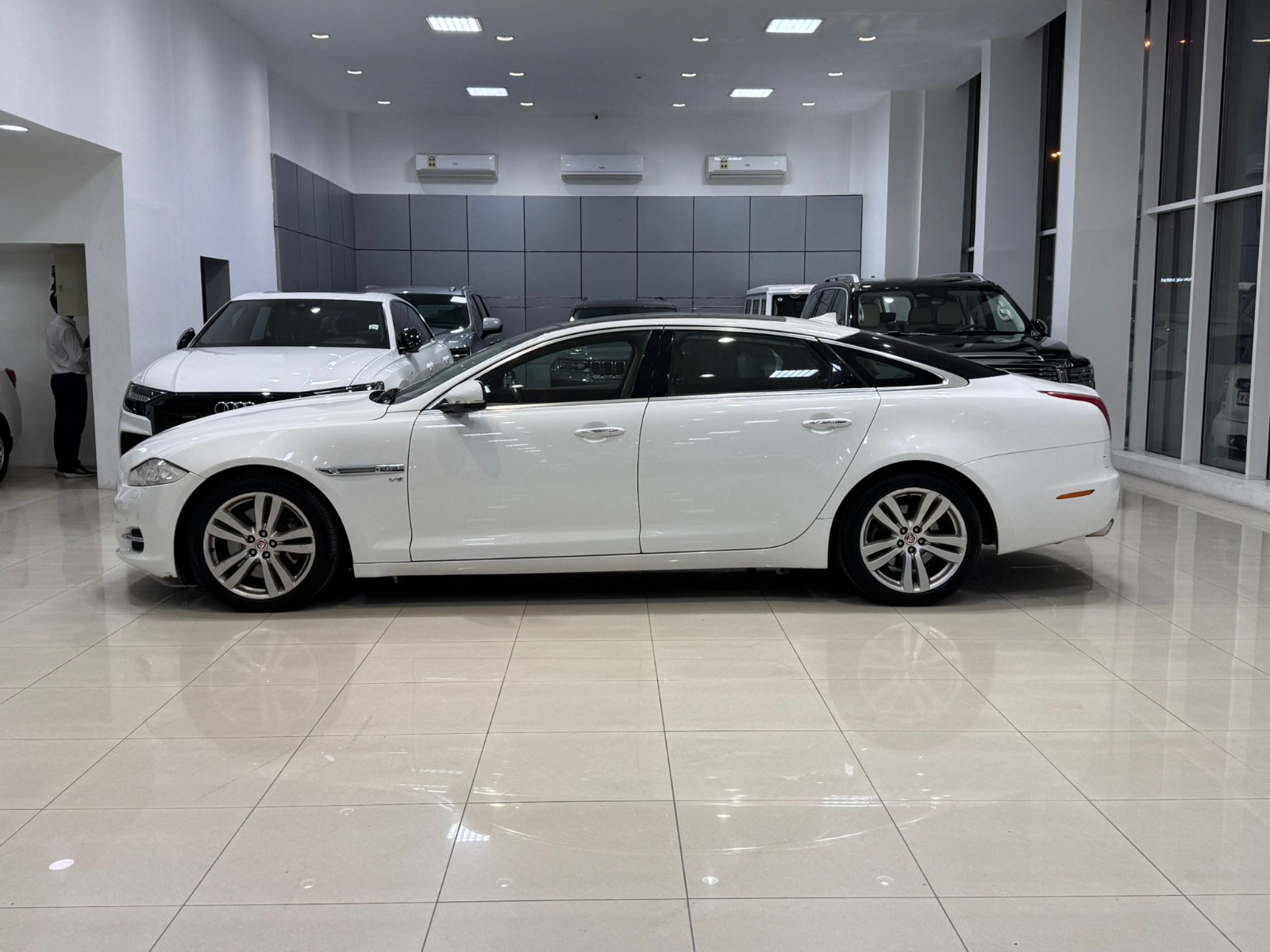 Jaguar XJ 2014 (White)