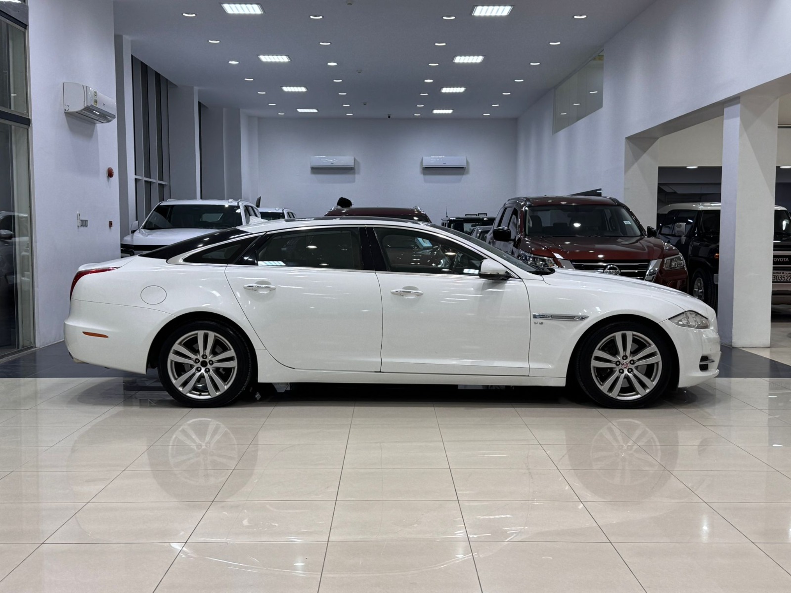 Jaguar XJ 2014 (White)