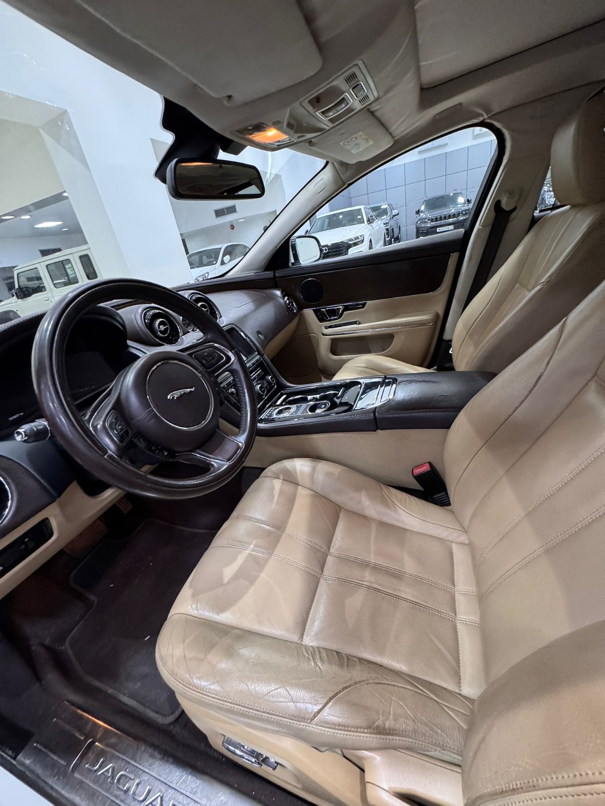 Jaguar XJ 2014 (White)