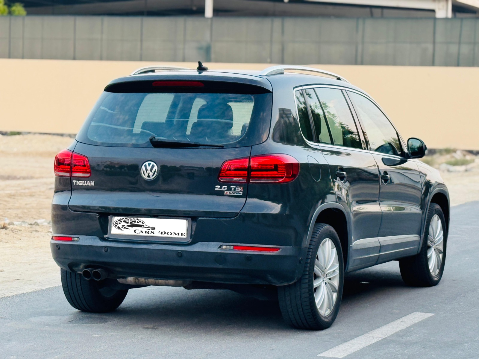 VOLKSWAGEN TIGUAN 2016