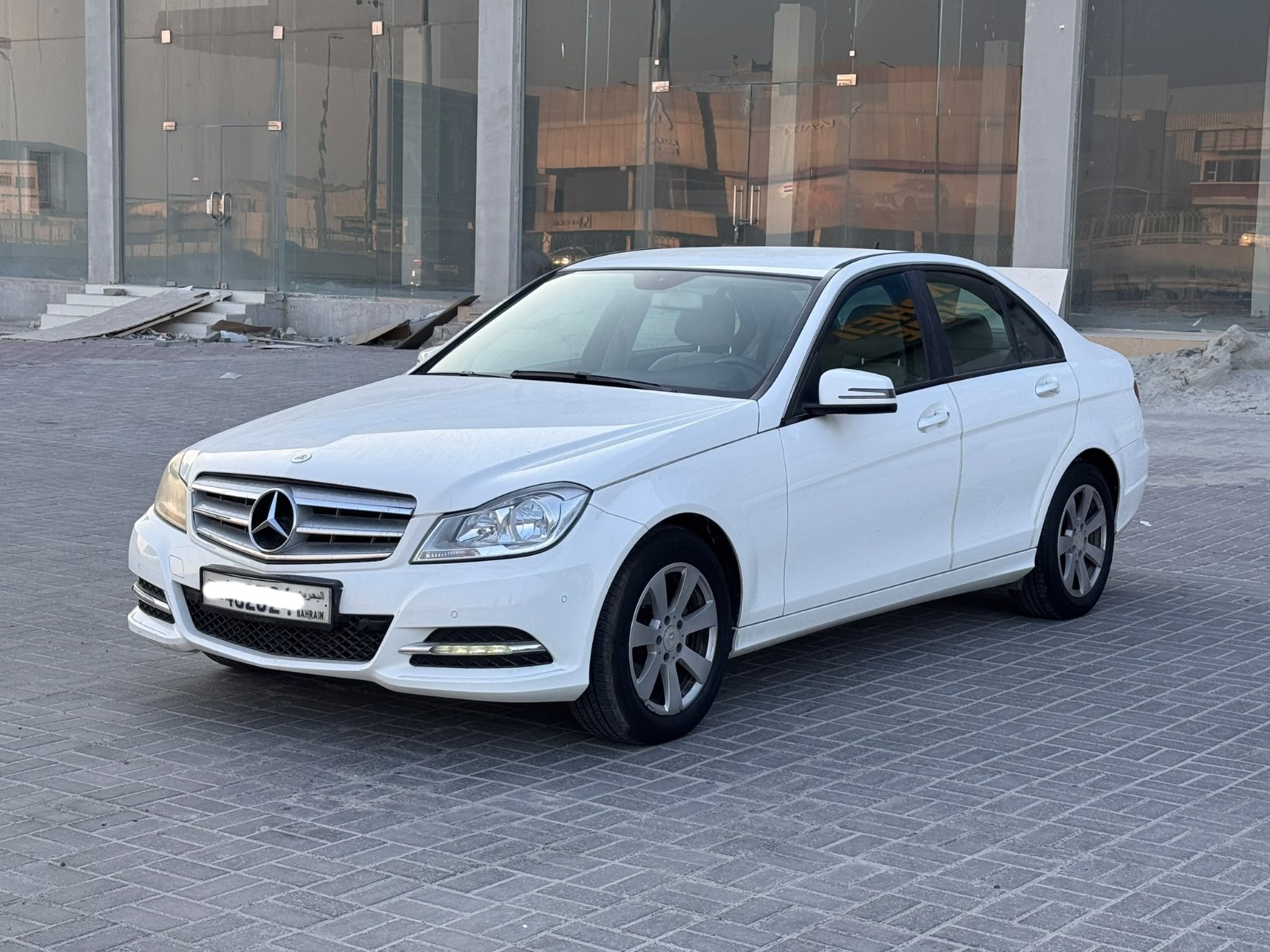 Mercedes Benz C-180 / 2014 (White)