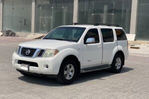 Nissan Pathfinder 2008 (White)