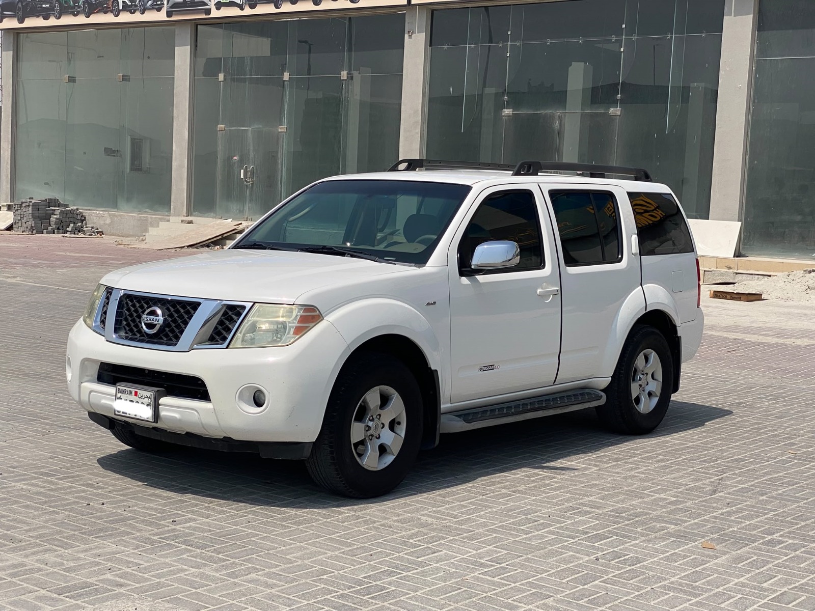 Nissan Pathfinder 2008 (White)