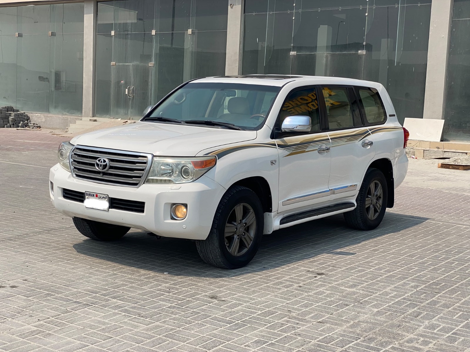 Toyota Land Cruiser VX-R 2014 (White)