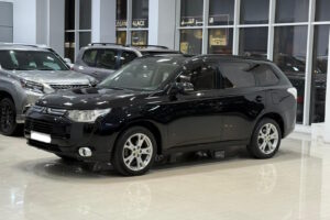 Mitsubishi Outlander 2014 (Black)