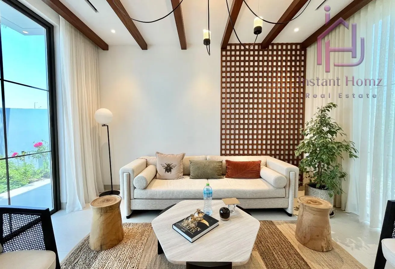 Luxury Seafront Villa in Ras Hayan