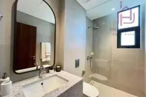 Luxury Seafront Villa in Ras Hayan