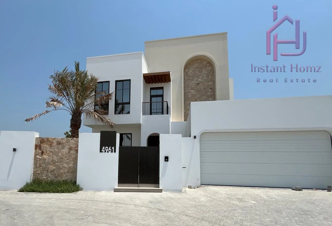 Luxury Seafront Villa in Ras Hayan