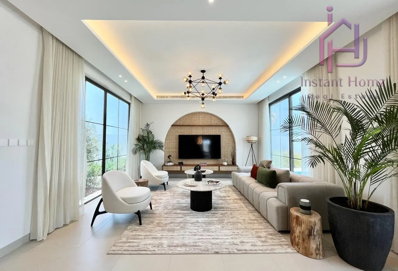 Luxury Seafront Villa in Ras Hayan