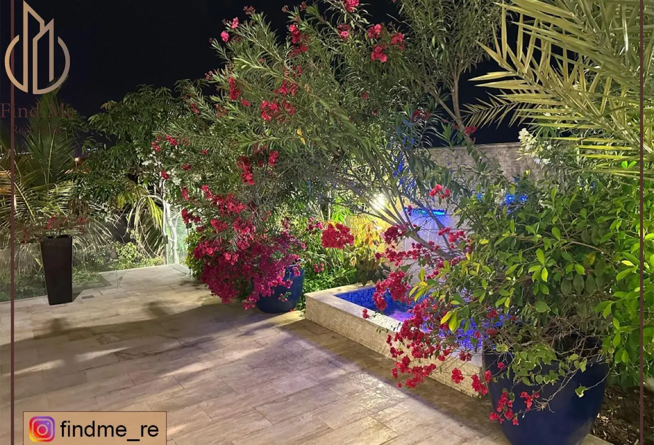 Luxurious 4-Bedroom Villa for Sale on the Sea in Dilmunia