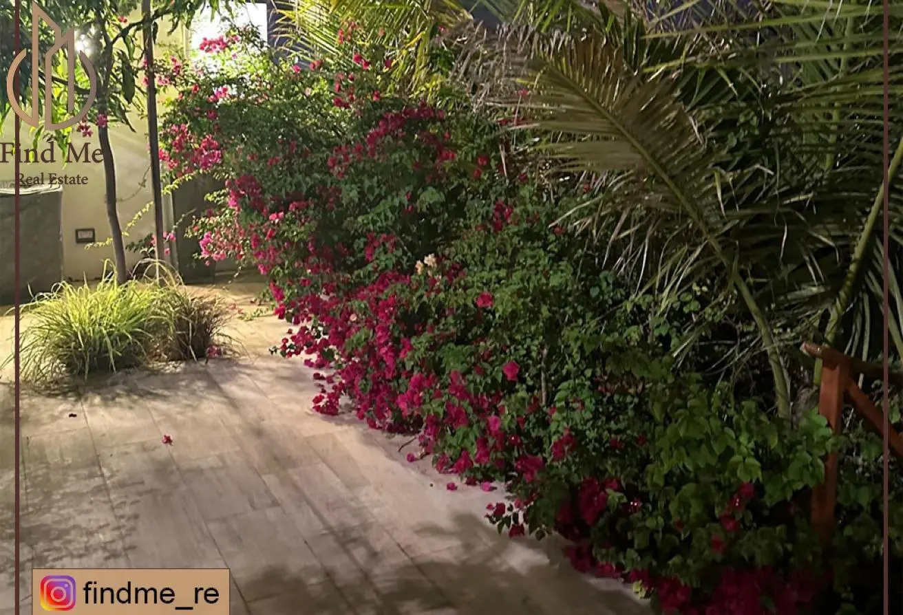 Luxurious 4-Bedroom Villa for Sale on the Sea in Dilmunia