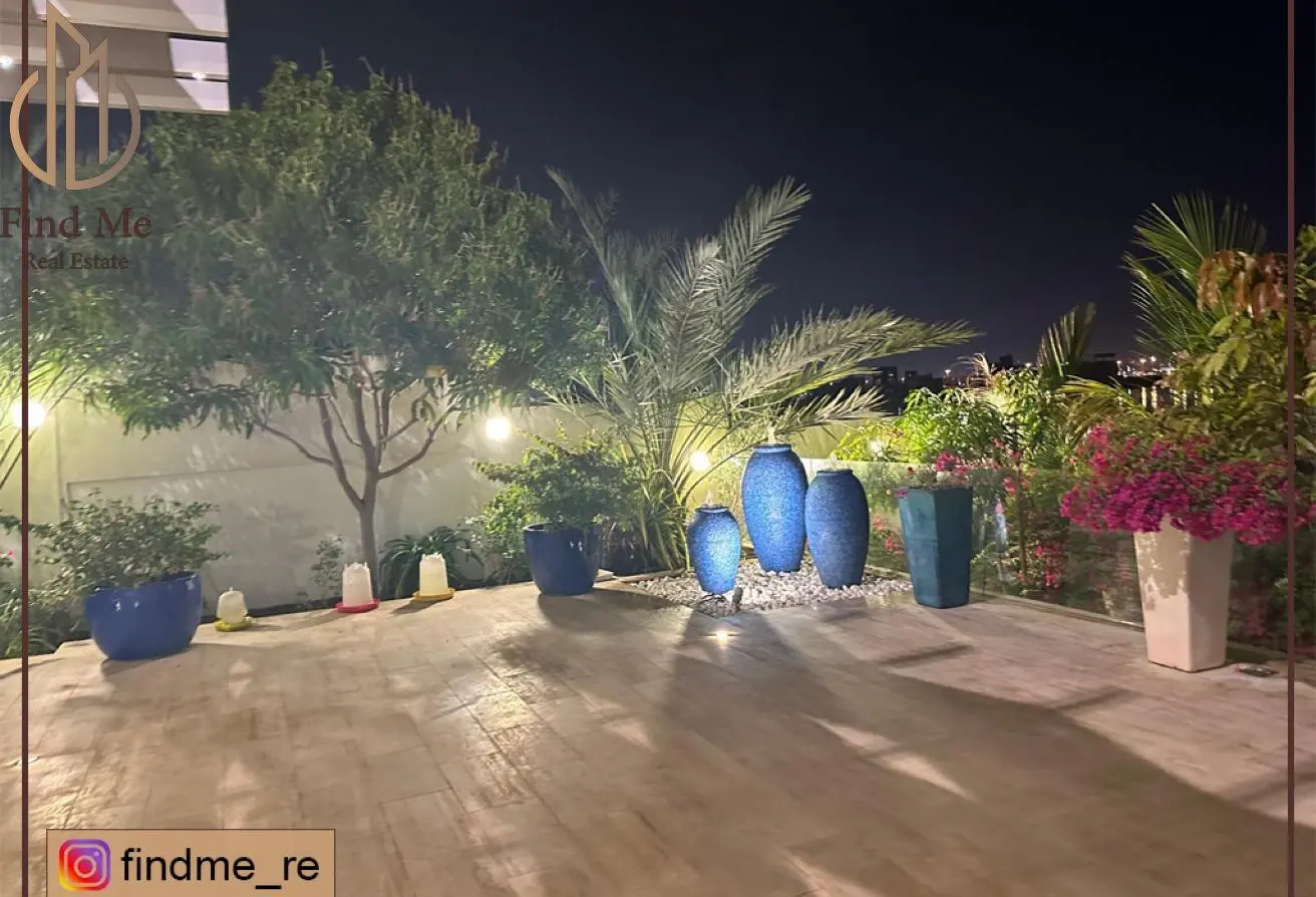 Luxurious 4-Bedroom Villa for Sale on the Sea in Dilmunia