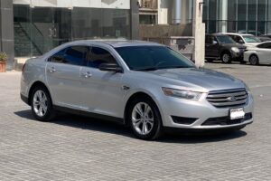 Ford Taurus 2014 (Silver)