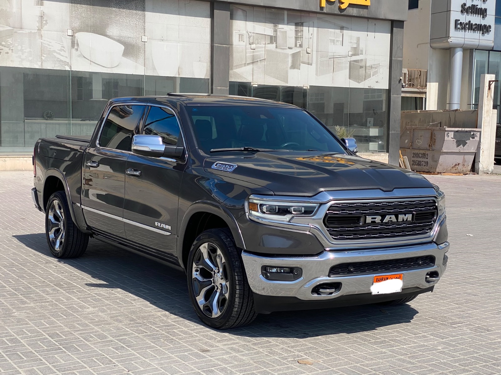 Chevrolet Silverado LT 2020 (Black)