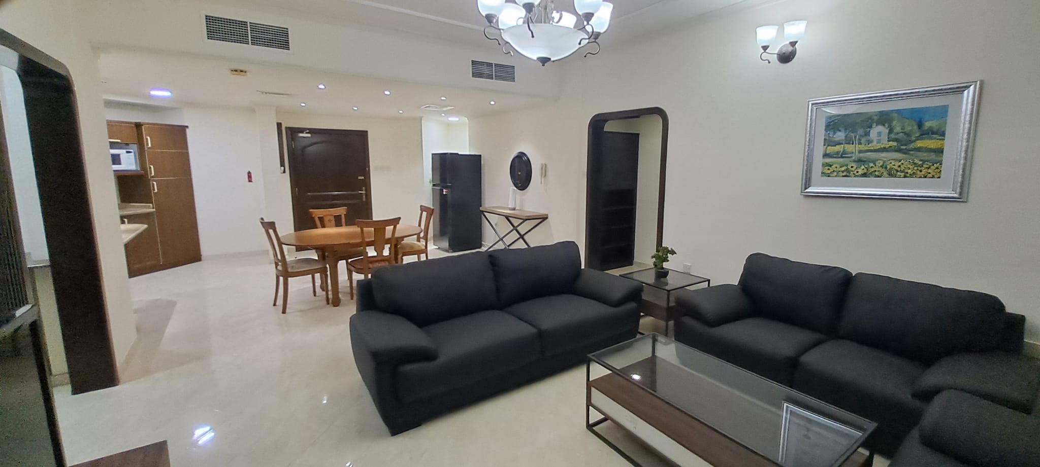 شقق مفروشة بالكامل 350 د.ب مع حد EWA بقيمة 25 د.ب