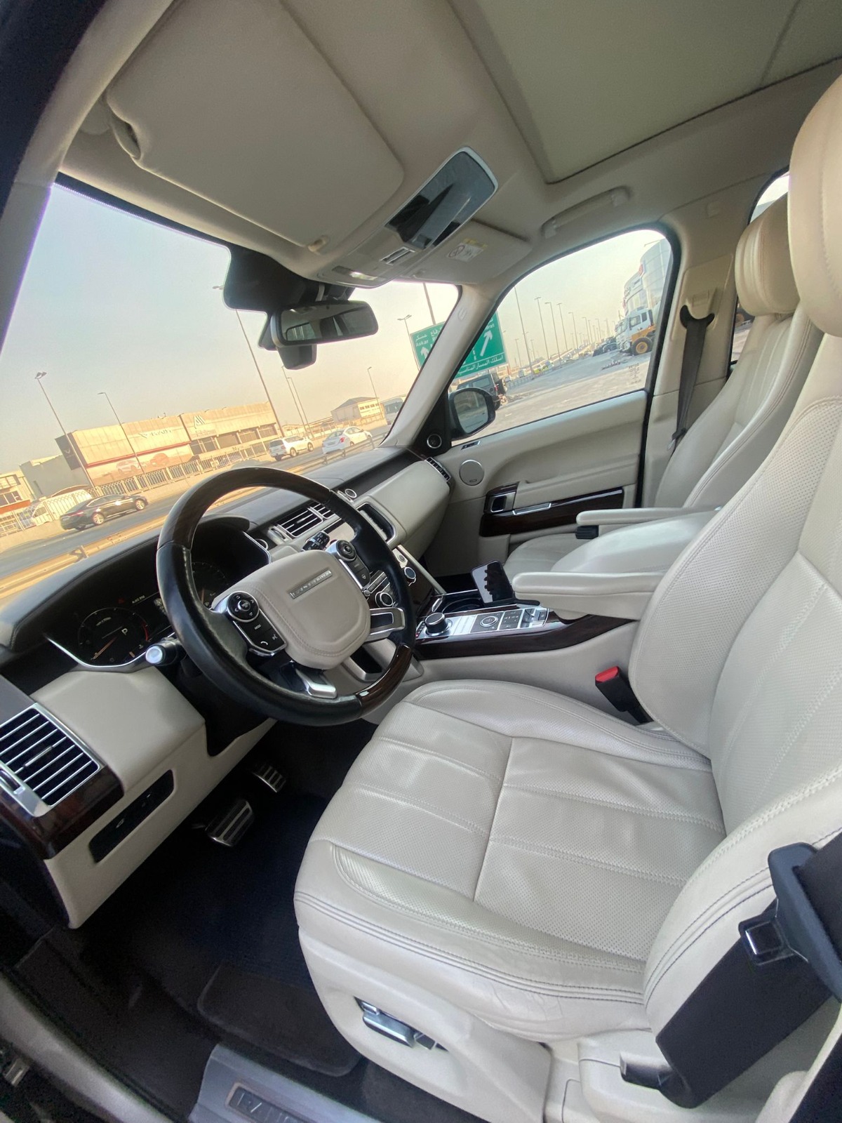 Range Rover Vogue SE 2014 (Gold)
