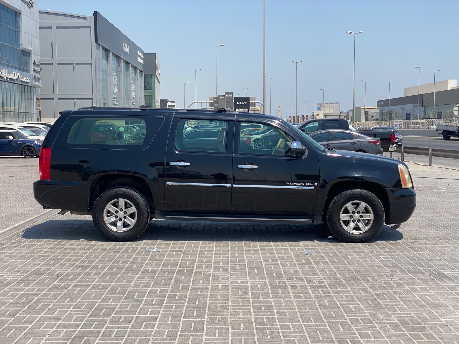 GMC Yukon XL 2009 (Black)