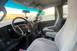GMC Savana 2018 (White)