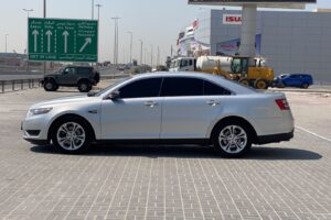 Ford Taurus 2014 (Silver)