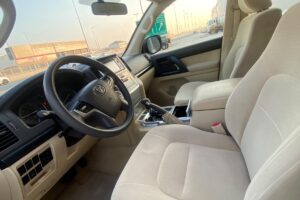 Toyota Land Cruiser G 2016 (White)