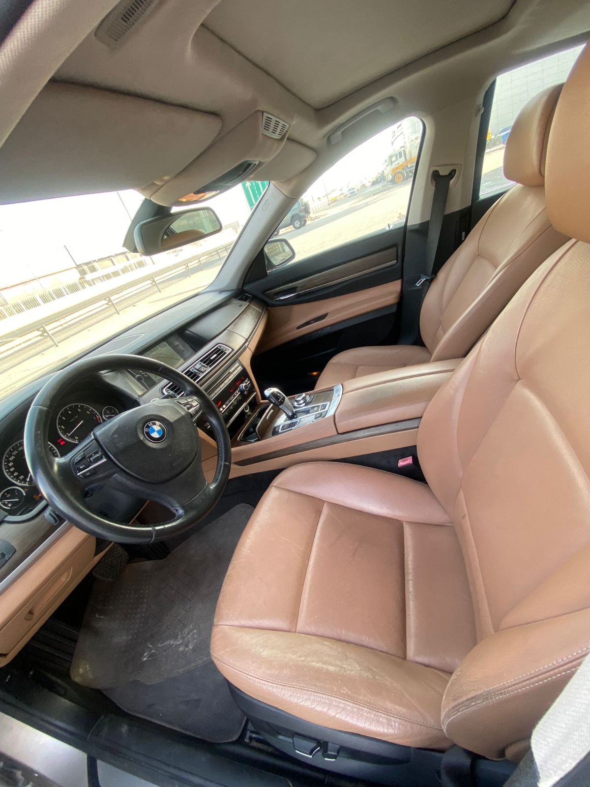 BMW 740Li 2010 (Silver)