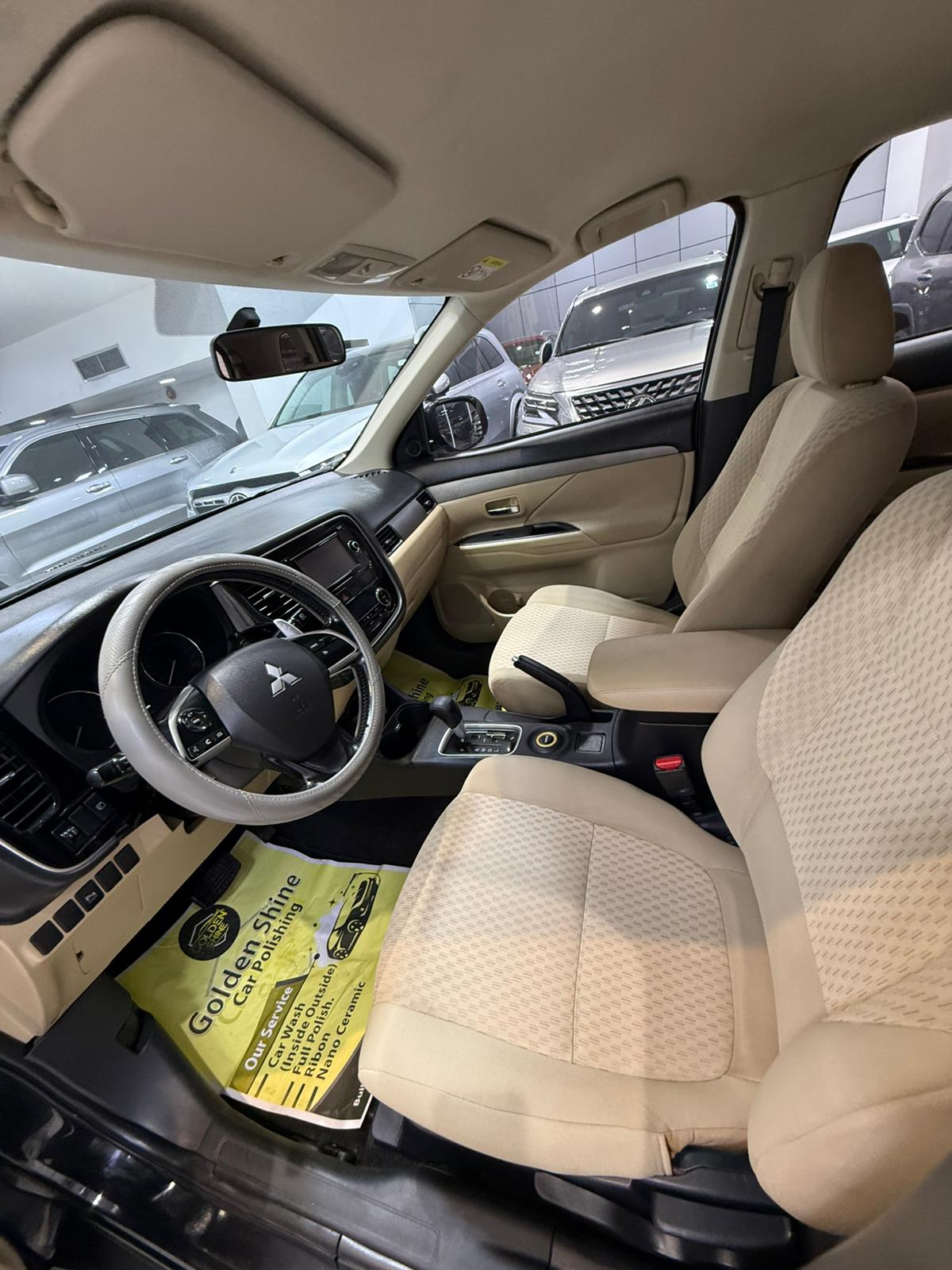 Mitsubishi Outlander 2014 (Black)
