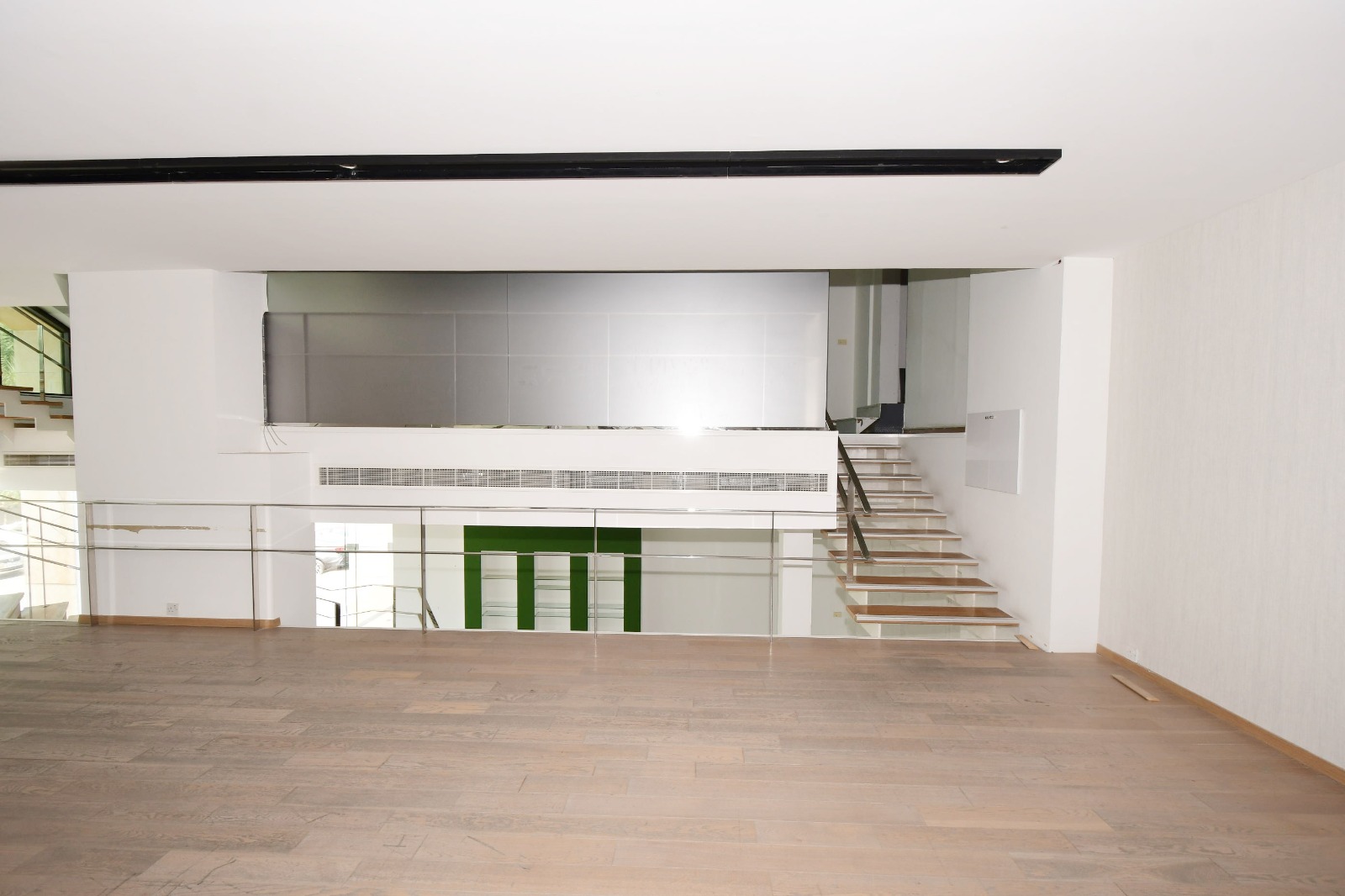 Showroom for rent 365 sq.m