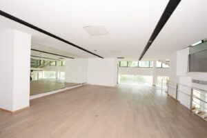 Showroom for rent 365 sq.m