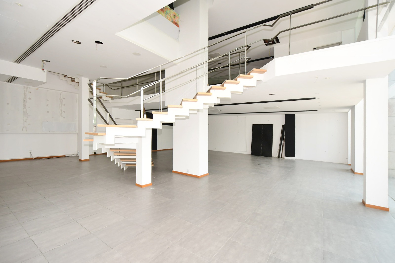 Showroom for rent 365 sq.m